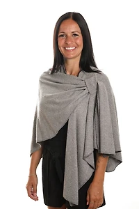 Châle long en tricot torsad