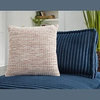 Nashlin Pillow (4/CS)