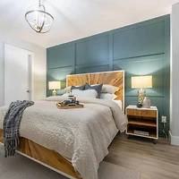 Draycott King Bed