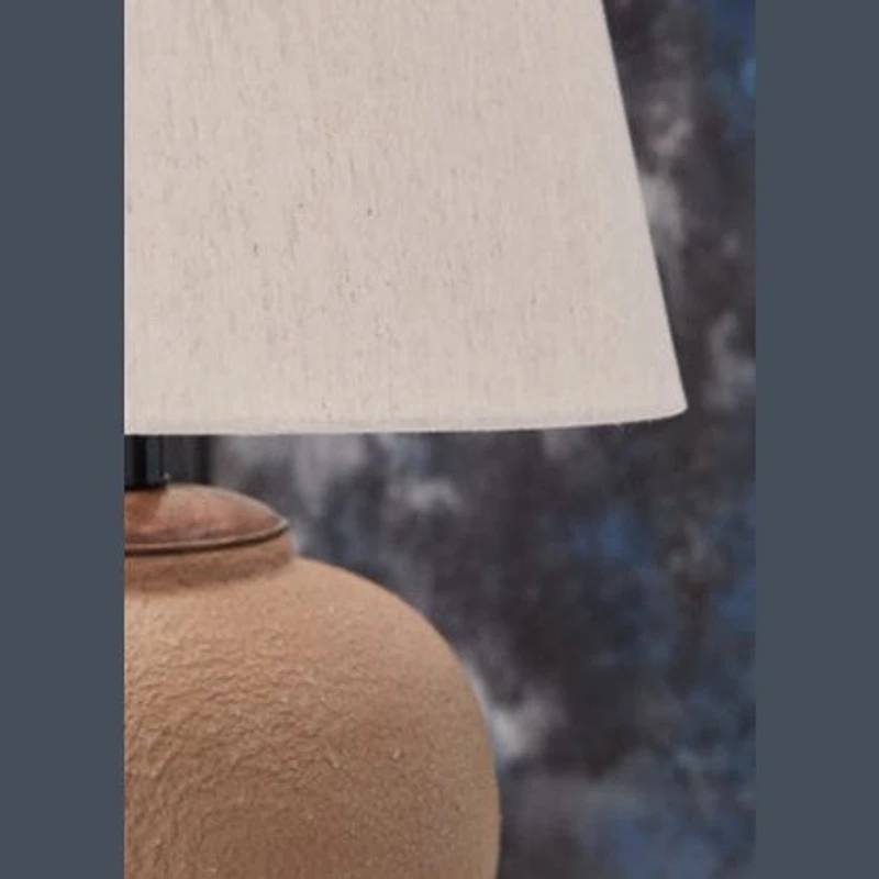 Scantor Metal Table Lamp