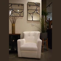 Ysolde Mirror