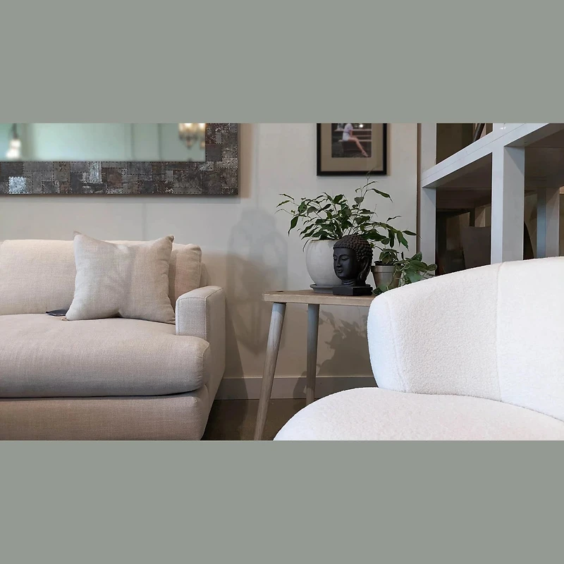 Quelden Side Table