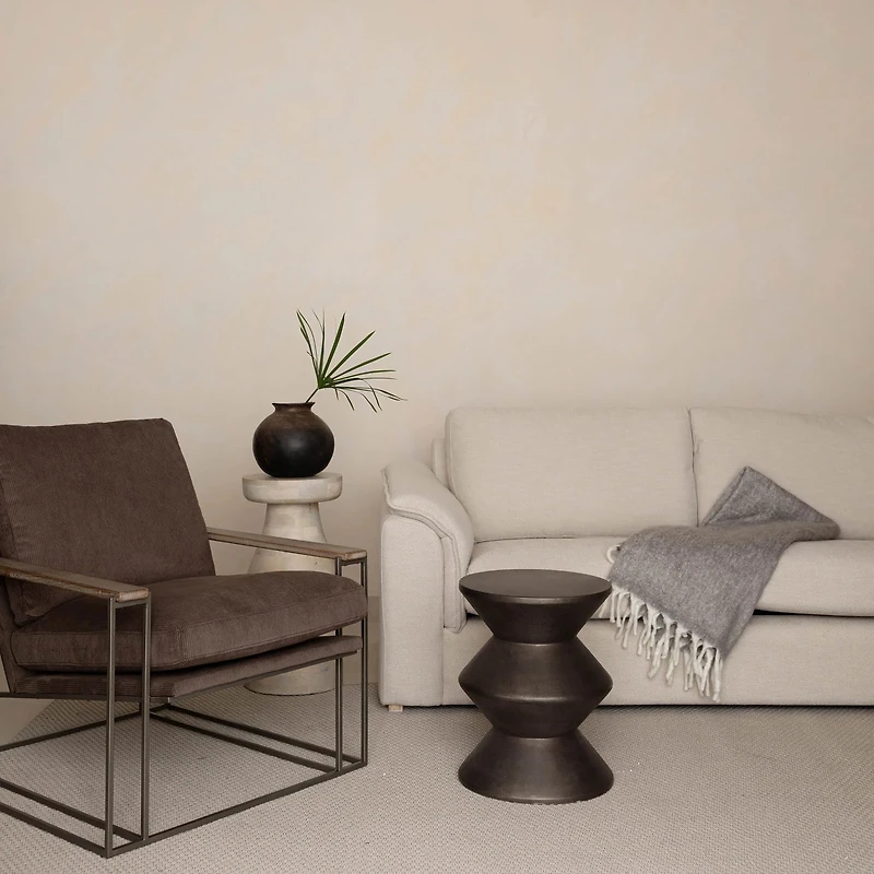 Quelis Club Chair