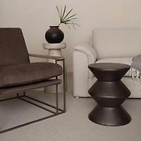 Quelis Club Chair