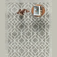 Madon Machine Woven Rug - Grey / Ivory