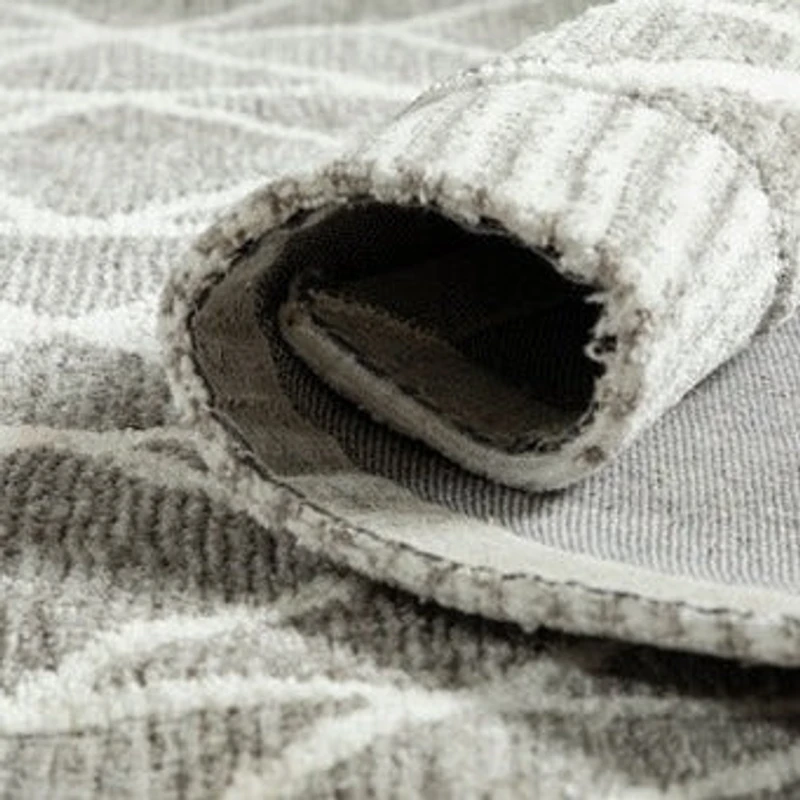 Madon Machine Woven Rug - Grey / Ivory