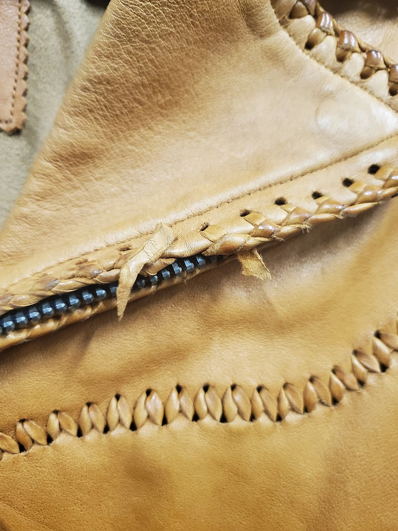 Womens Levi's Custom Genuine Cattle Leather Fits Large