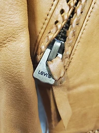 Womens Levi's Custom Genuine Cattle Leather Fits Large