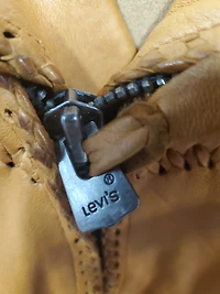 Womens Levi's Custom Genuine Cattle Leather Fits Large