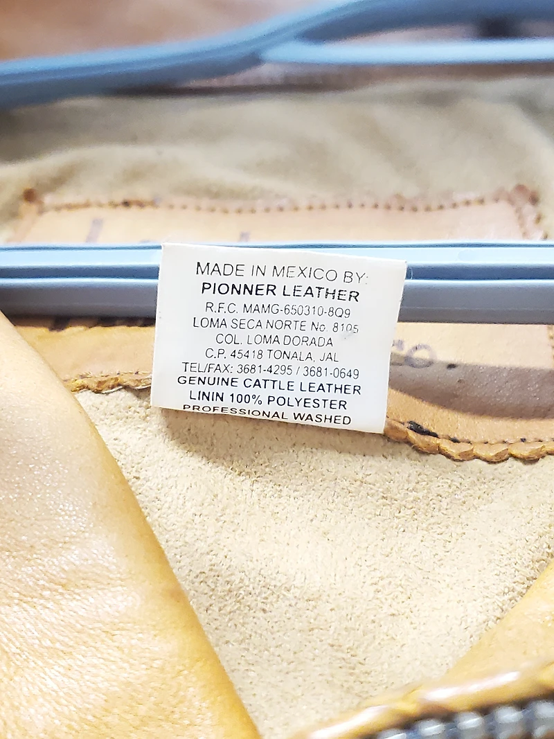 Womens Levi's Custom Genuine Cattle Leather Fits Large