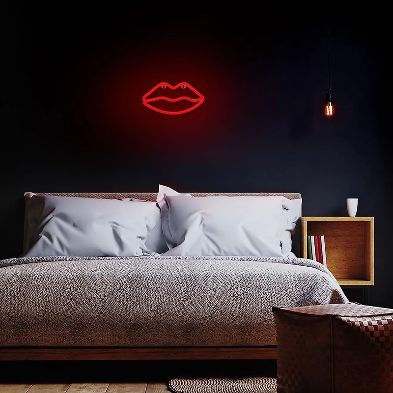 Illumina: Lips Shape Neon LED Light