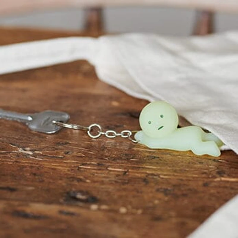 Smiski: Keychain - Grabbing Key Figure