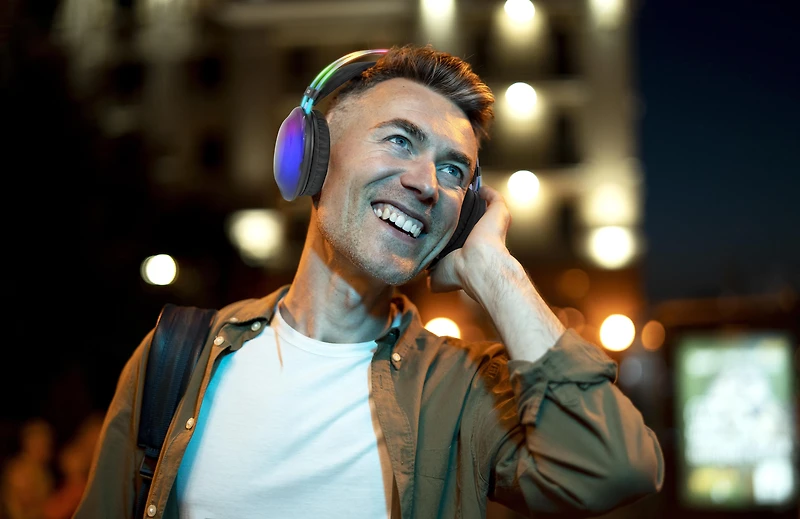 Disco Rave: Wireless HD Headphones with RGB Lights