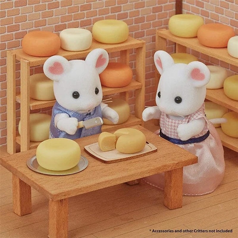 Calico Critters: Marshmallow Mouse Family (4pc) Posable Flocked Collectible Figurines