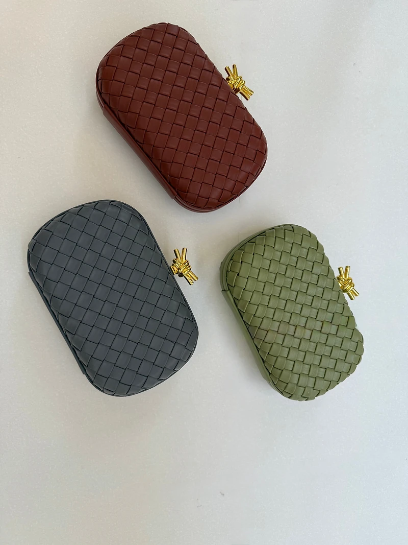 W braided clutch
