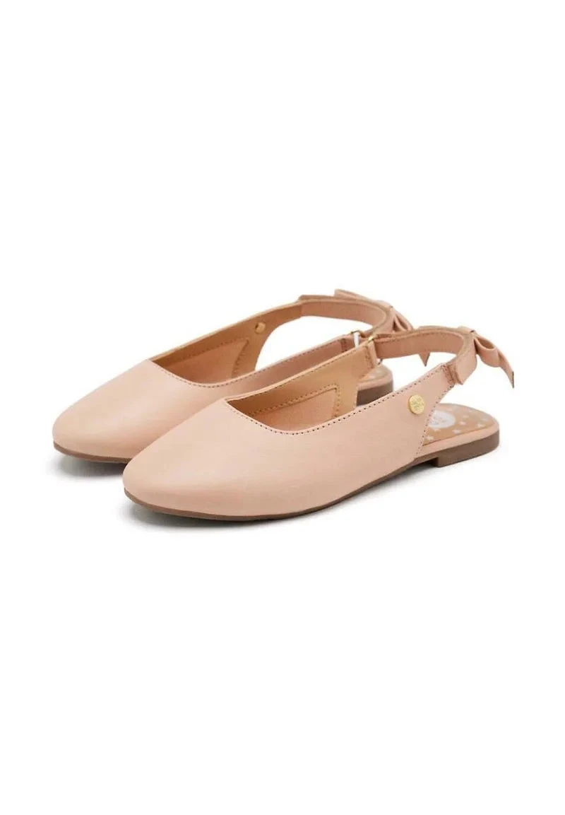 Giose Bagley nude/white