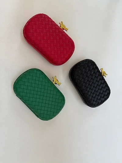 W braided clutch