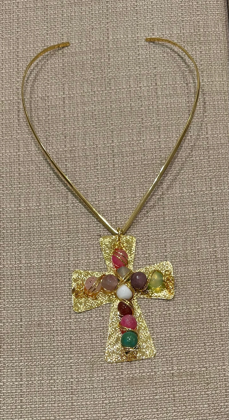 I stone choker cross