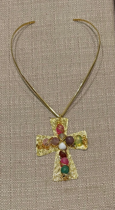 I stone choker cross