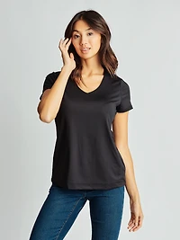 Short-sleeve semi-fitted t-shirt