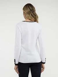 Long-sleeve semi-fitted pullover sweater