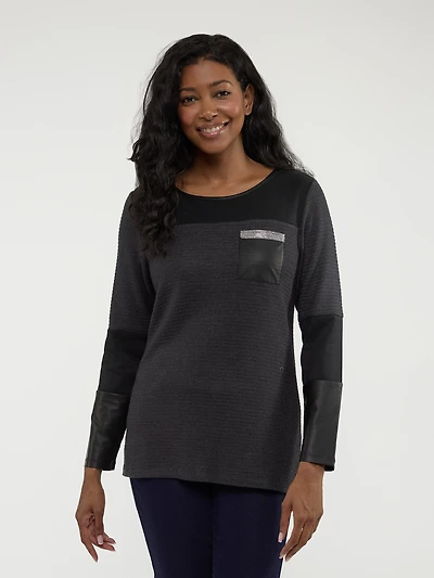 Semi-fitted knit tunic