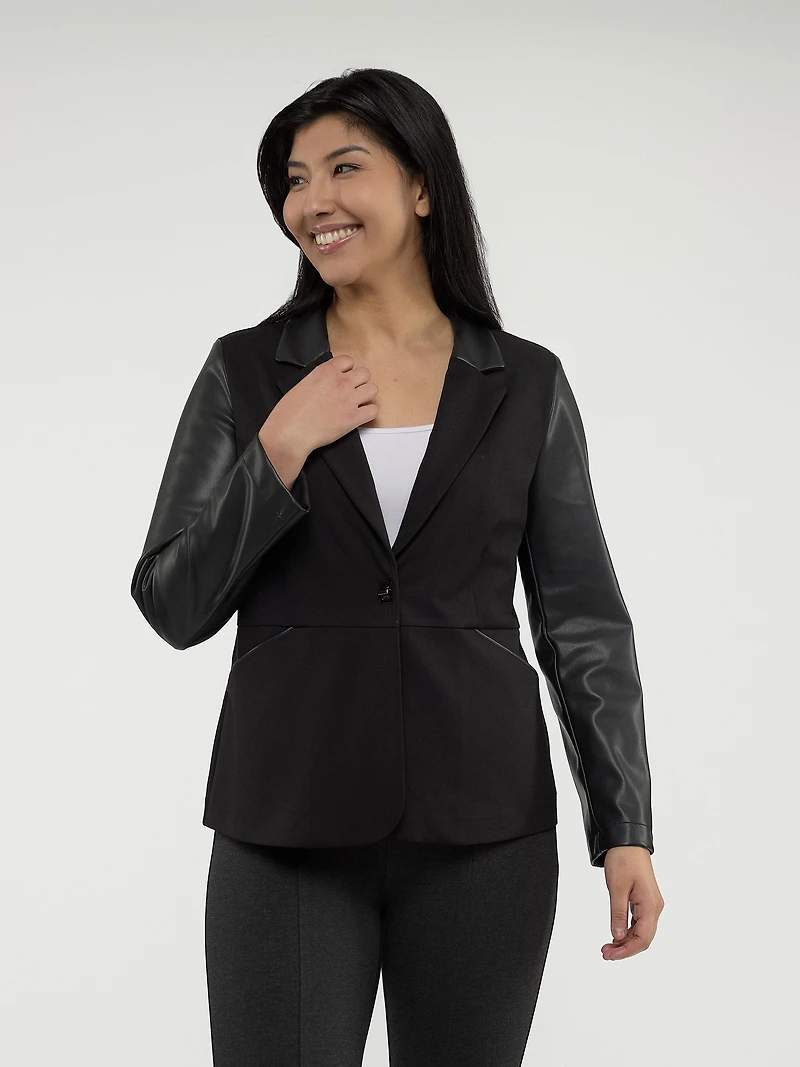 Semi-fitted blazer