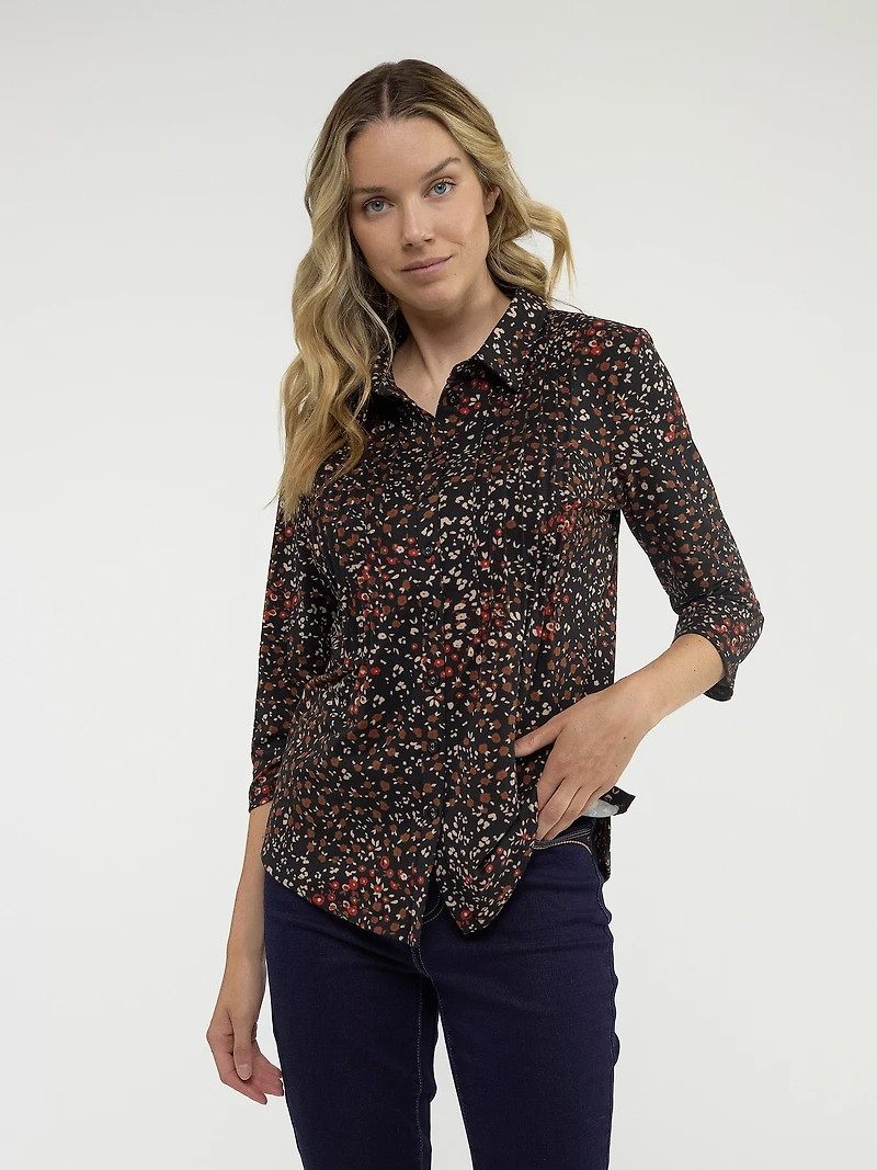 3/4-sleeve semi-fitted blouse with buttons