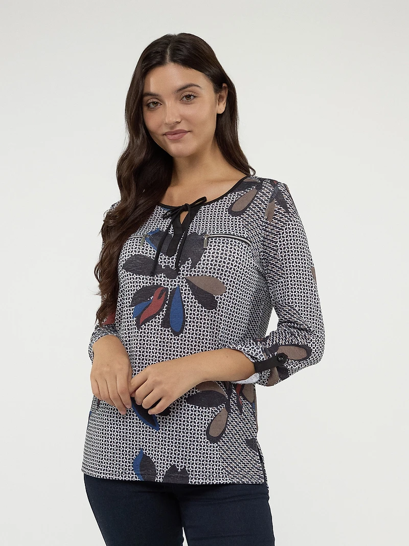 Long-sleeve semi-fitted t-shirt