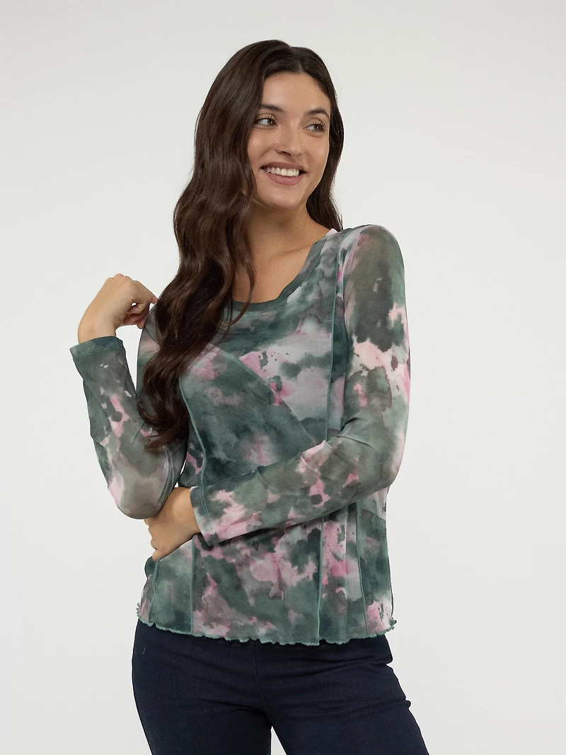 Long-sleeve semi-fitted t-shirt