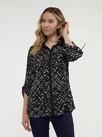 Blouse longueur tunique semi-ajustée à manches 3/4 avec boutons