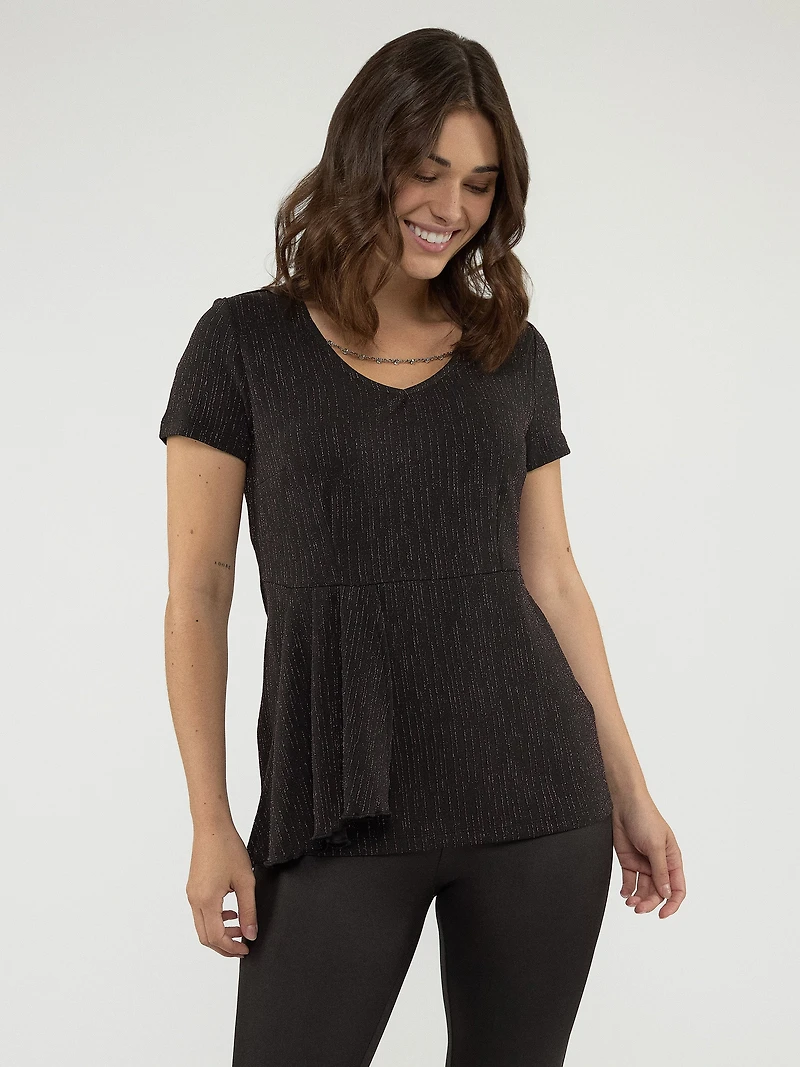 Short-sleeve semi-fitted t-shirt