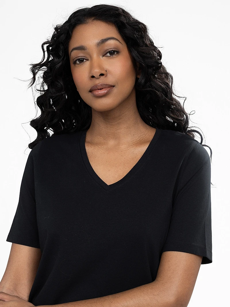 Short-sleeve semi-fitted t-shirt