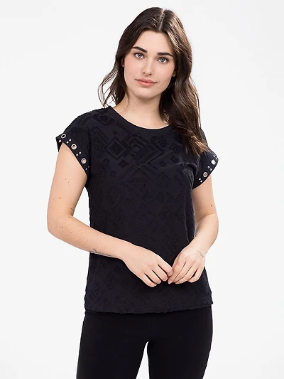 Short-sleeve semi-fitted t-shirt