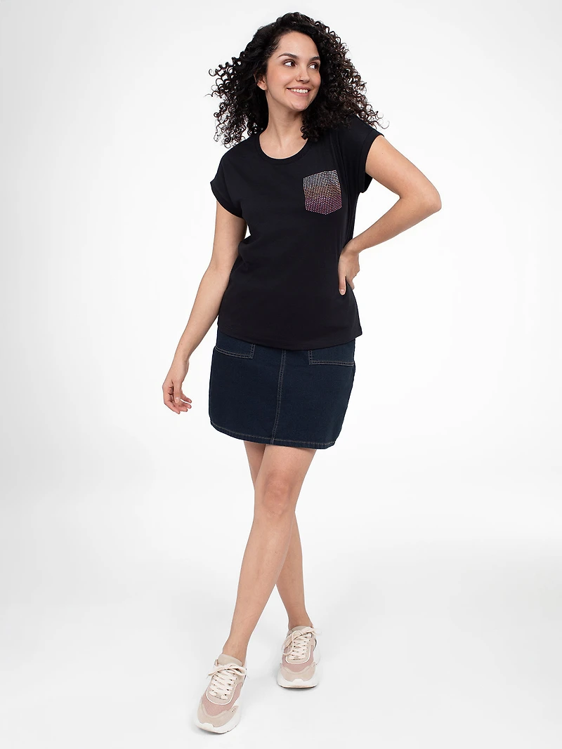 Short-sleeve semi-fitted t-shirt