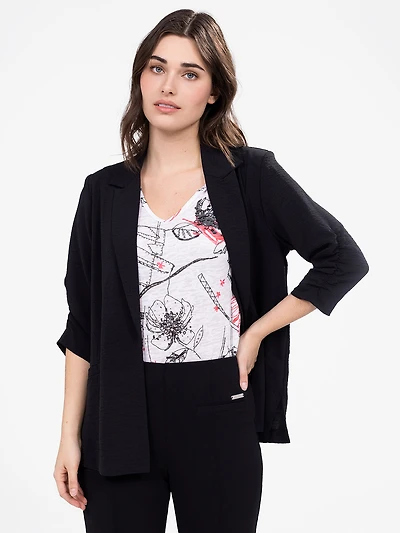 Semi-fitted 3/4 sleeve blazer