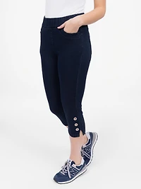 Pull-on denim capri