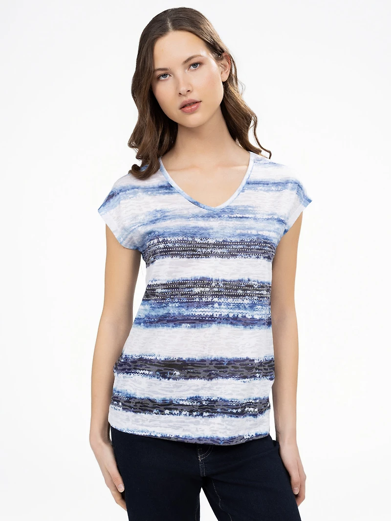 Short-sleeve semi-fitted t-shirt