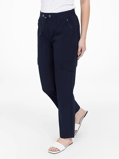 Straight semi-fitted pull-on pant