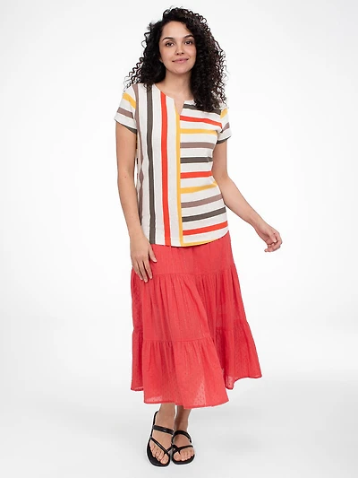 Short-sleeve semi-fitted t-shirt