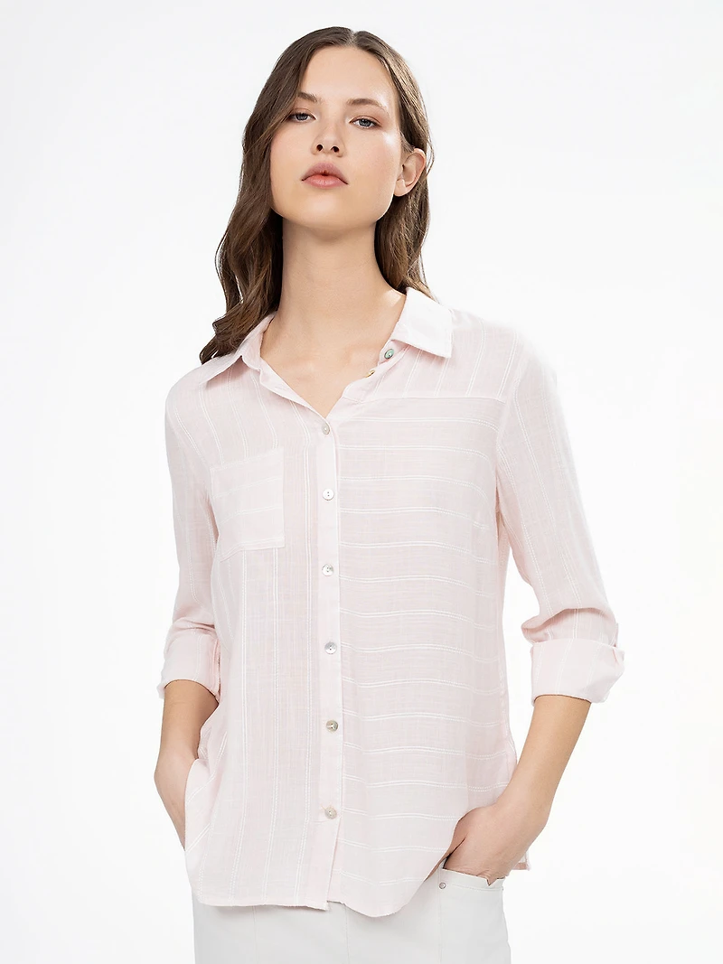 Long-sleeve semi-fitted blouse with buttons