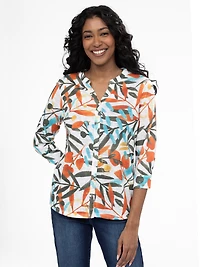 3/4-sleeve semi-fitted blouse with buttons