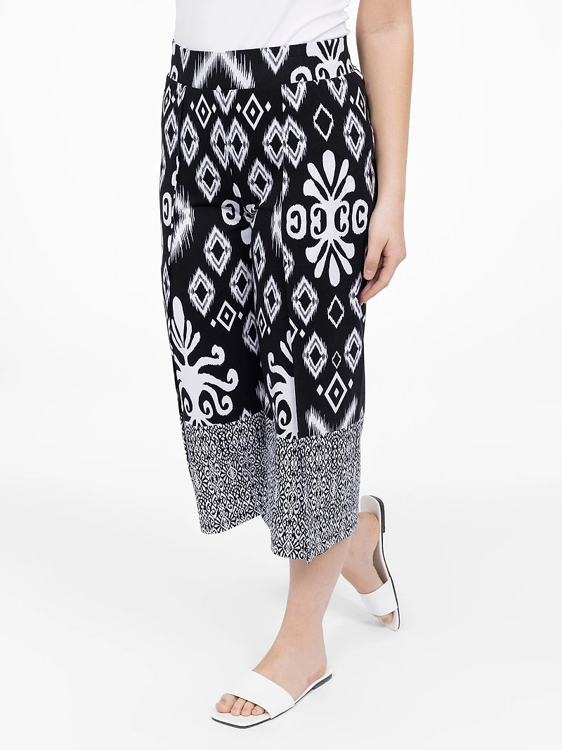 Flared pull-on capri