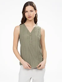Semi-fitted tank top