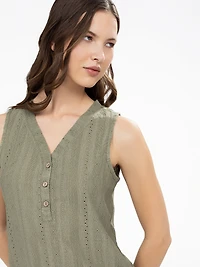 Semi-fitted tank top