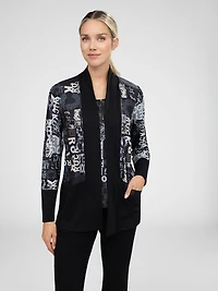 Long-sleeve semi-fitted t-shirt