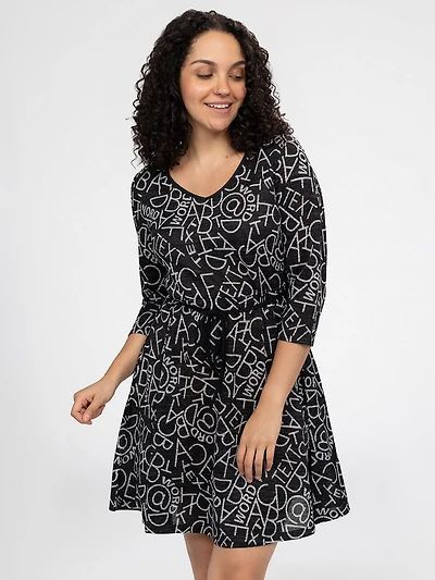 Flared dress with 3/4 sleeves