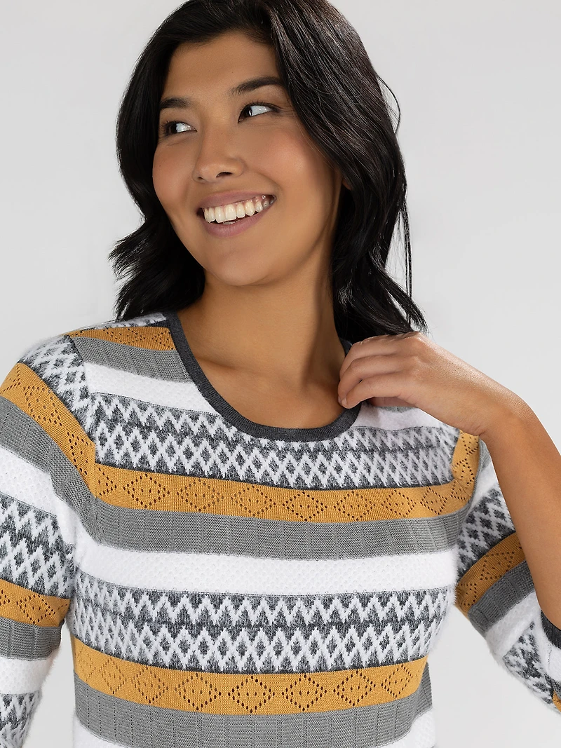 3/4-sleeve semi-fitted pullover sweater