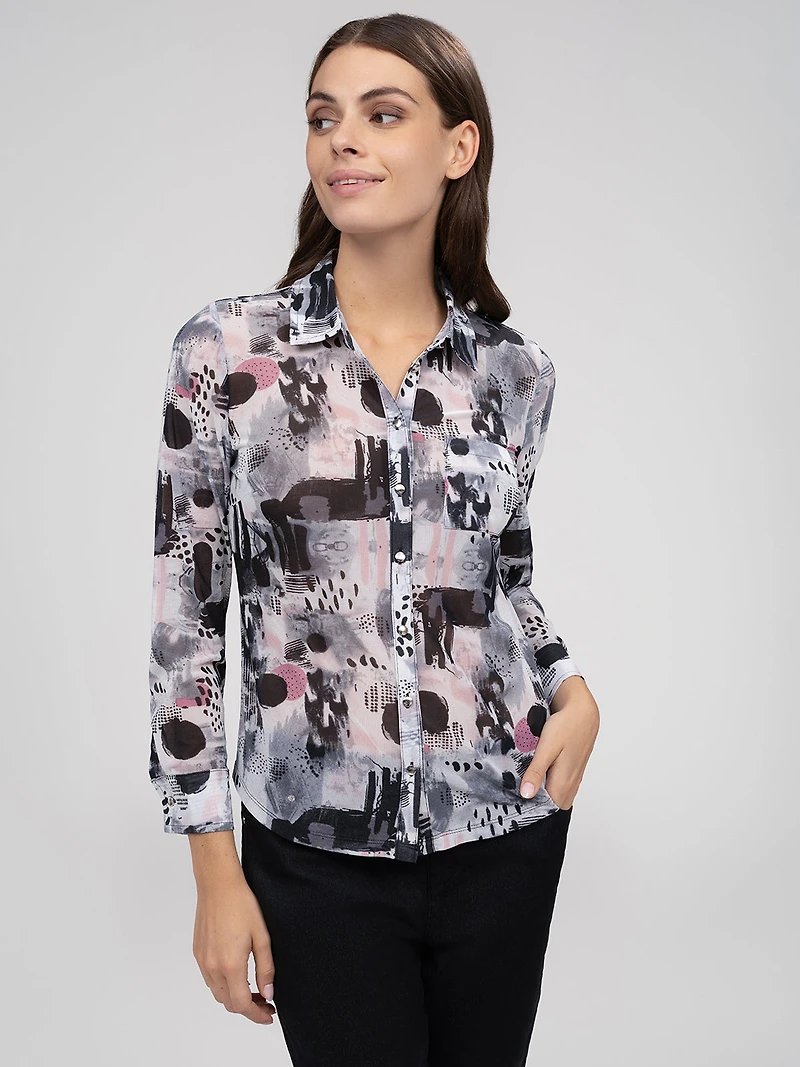 3/4-sleeve semi-fitted blouse with buttons