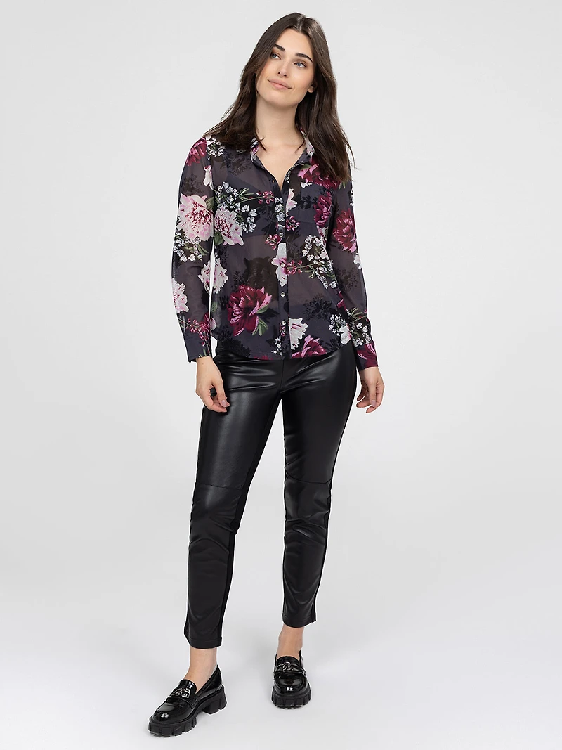 3/4-sleeve semi-fitted blouse with buttons